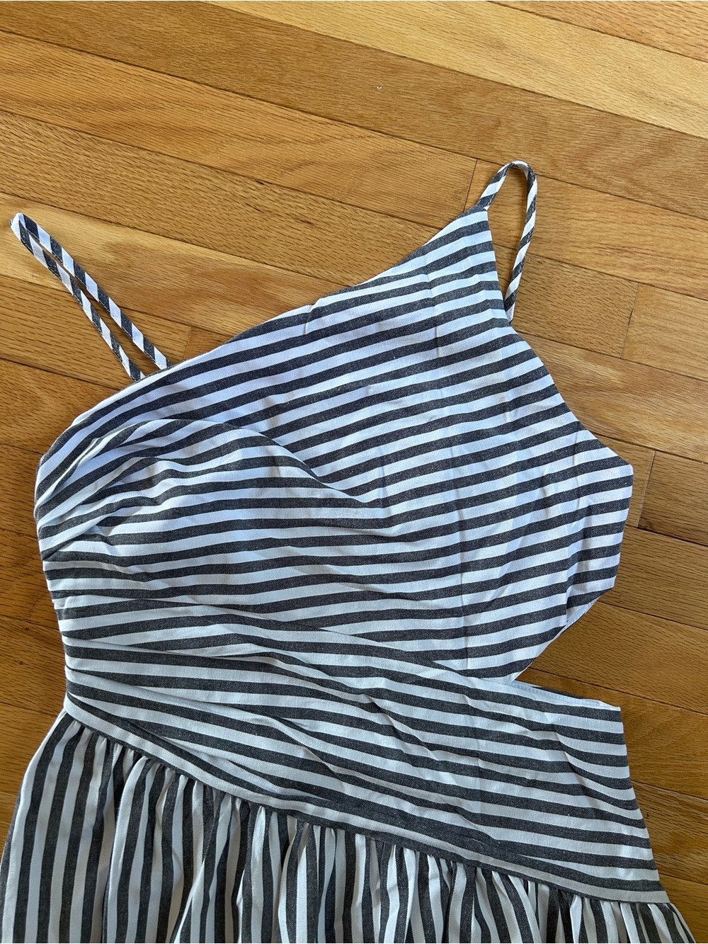 Commense Black and White Striped One-Shoulder Dress - Picture 4 of 5